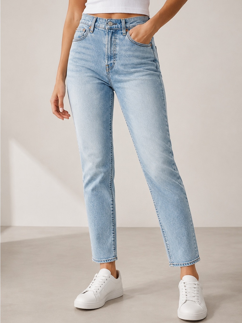 Levi's Wedgie Straight Leg Jeans size 26 Light Wash